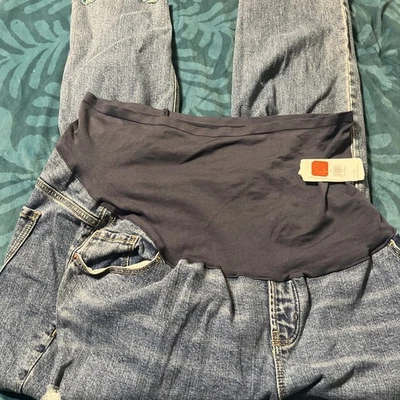 Old Navy Women's Blue Maternity Boyfriend Jeans Size 18 Full Panel Raw Hem - Image 1 of 4