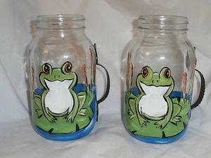 HAND PAINTED FROG ON LILY PAD SET OF 2 HANDLED QUART MASON JAR GLASS - Picture 1 of 2