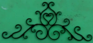 Wrought Iron Metal Wall Plaque Scrolled Ornate Vtg Garden Patio home decor - Imagen 1 de 8