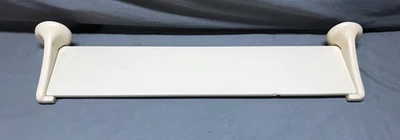 Estante de pared de vidrio de 24" de porcelana cerámica amarilla crema de mantequilla antiguo 1755-25B de colección Foto 1 de 4