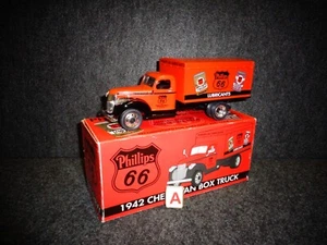 1942 CHEVROLET VAN BOX TRUCK 1-1/2 TON 1:34th DIECAST PHILLIPS 66 - Picture 1 of 7