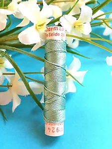572B/ Beautiful Old Bobbin Pure Silk Thread Gutermann Turquoise N° 924 - Picture 1 of 1
