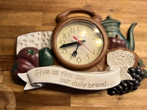 Orologio da parete vintage George Nelson. Teiera all'uva "Dacci questo giorno il nostro pane quotidiano" - Foto 1 di 9