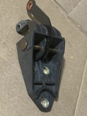 Pontiac G6 2006-09 convertible cubierta de arranque superior bisagra solapa soporte trasero uno Foto 1 de 4