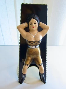 Vintage Naughty Nellies Old Wild West Boot Jack Keramik Holz Anfang der 2000er Jahre - Bild 1 von 4