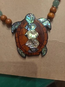 Collana tartaruga marina mosaico intarsiato perle giada abalone legno, Lee Sands? - Foto 1 di 9