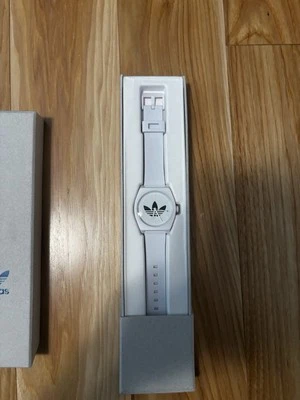 Reloj Adidas Trefoil Blanco Foto 1 de 2