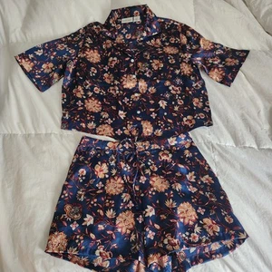 Haute Hippie Short Set Size Small Blue Floral - Picture 1 of 9