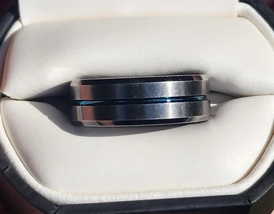  Anillo de carburo de tungsteno para hombre. Alianza de boda delgada línea azul talla 10 Foto 1 de 4