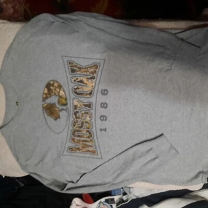 Mossy Oak Mens Size M Long Sleeved Excellent Condition Gray With Camo - Picture 1 of 6