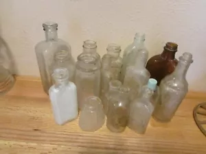 16 alte Glasflaschen - müssen gereinigt werden - Bild 1 von 4