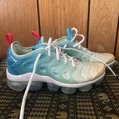 Nike  Air Vapormax Plus DQ7651 300 Mint Foam   Women's Size 7 Pre loved. - Image 1 of 4