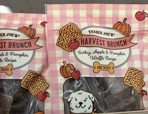 2 Packungen Trader Joes's Harvest Brunch Hundeleckerli je 4,5 Stück LIMITIERT - Bild 1 von 2