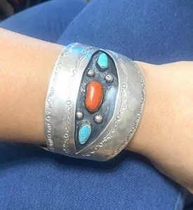 Vintage Coral & Turquiose Sterling Silver Navajo Cuff Bracelet Heavy Silver * - Picture 1 of 4