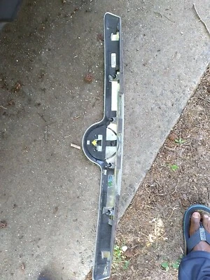 10 - 13 BUICK LaCROSSE OEM MALETERO EMBELLECEDOR CON LIBERACIÓN DE MALETERO Y LUCES DE MATRÍCULA Foto 1 de 4