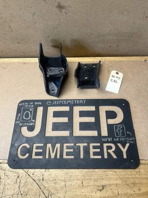 84-86 Jeep Cherokee XJ Comanche MJ 2.8L V6 Engine Block Motor Mount Brackets - Image 1 of 4