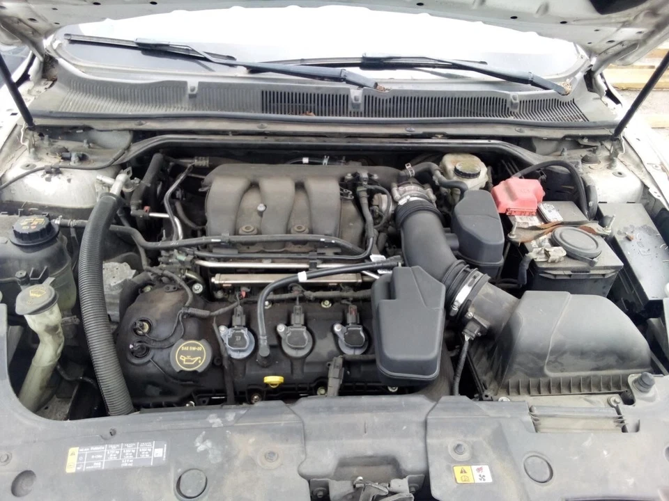 Used Fuel Injection Throttle Body fits: 2014 Ford Taurus Throttle Valve Assembly Foto 1 de 4