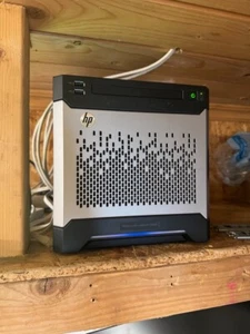 Servidor HP ProLiant MicroServer Gen8 iLO 4 G1610T - 2,30 GHz, 16 GB 71317-421 - Imagen 1 de 2