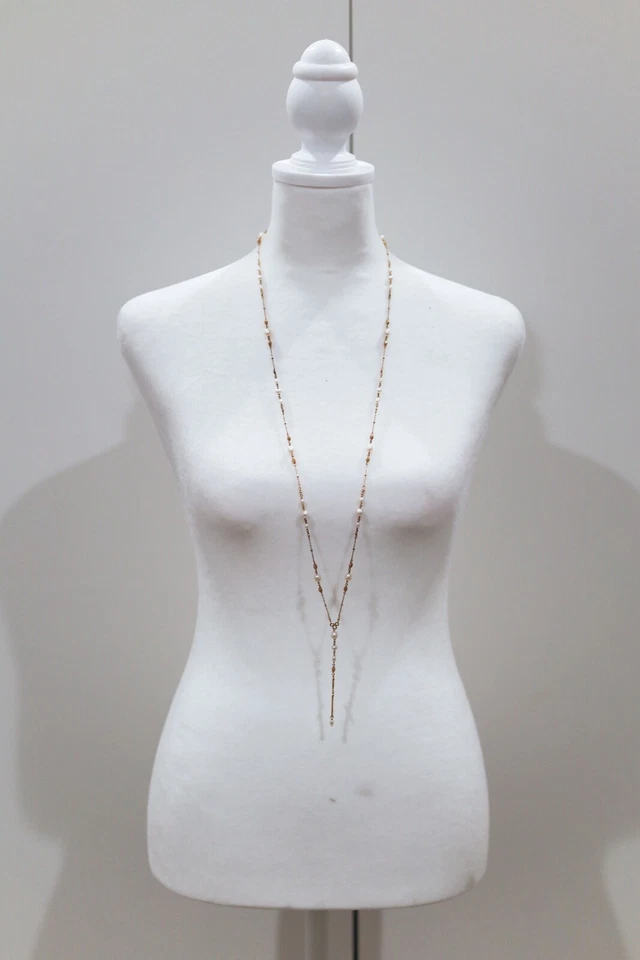 TOTALMENTE NUEVO Collar Largo Chan Luu Daga Dorada y Perla Blanca con Caja de Regalo Foto 1 de 4