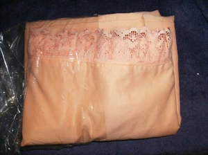 PEACH 104" X 62" TABLECLOTH NO IRON FABRIC PEACH LACE WASH & DRY WASHED ONCE - Picture 1 of 11