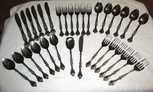 Orleans Set di Posate in Acciaio Inox Argento 32 Pezzi - Forchette, Coltelli e Cucchiai - Foto 1 di 7