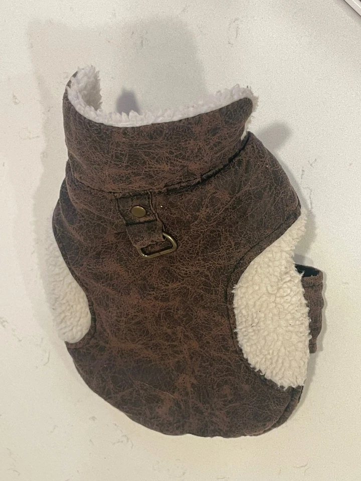 Chaqueta para perro bombardero imitación cuero piel de oveja XS marrón Simply Dog Foto 1 de 4