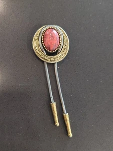 Spilla donna Southwestern Aztec Bolo tono oro e argento pietra corallo G110 - Foto 1 di 10