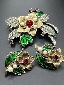 Spilla e orecchini Avon natalizi con fiori - Foto 1 di 7