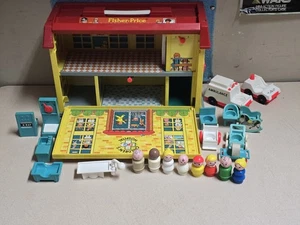 Vintage Fisher Price Little People Play Family Childrens Hospital 931 Complete? - Picture 1 of 21
