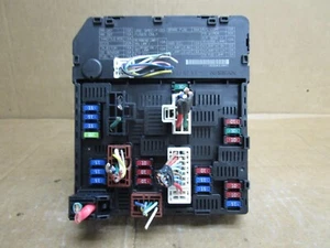 07 08 09 10 11 12 13 14 15 Nissan Rogue Sentra Engine Fuse Box Relay 284b6jg03a - Picture 1 of 3