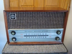 VINTAGE DUMONT TUBE AM/FM RADIO - MODEL 200 - WORKING - Picture 1 of 13