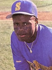 1990 Donruss Ken Griffey Jr.  #365 7 blue And pink dots Printing Error