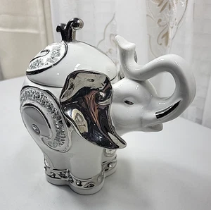 Elefante piatto con coperchio in porcellana/ceramica bianca con accenti di argentato e strass - Foto 1 di 15