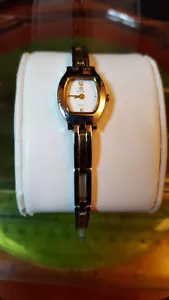 Reloj de vestir de plata real de Londres para damas, esfera blanca plata y pulsera de oro #119. - Imagen 1 de 6