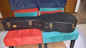 Dean black faux alligator hardshell case for Exhibition acoustic guitar - Picture 1 of 6