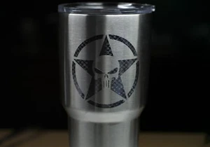 Calcomanía PUNISHER en vinilo de fibra de carbono para jeeps, cuaderno, Yeti - Imagen 1 de 5