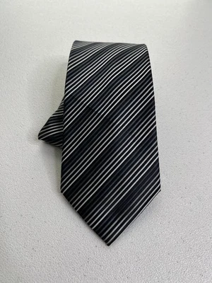 Van Heusen 黑色,灰色条纹图案手工领带全新无标签 — 第 1/4 张图片