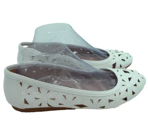 MOOTSIES TOOTSIES SHOES CHARLANN FLATS WHITE-SM 9 - Picture 1 of 8
