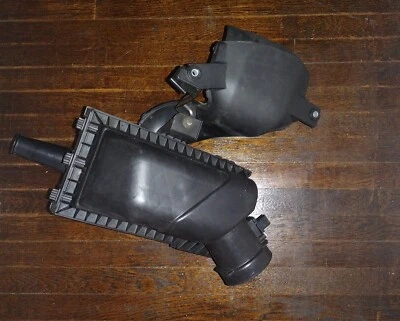 2010 2011 2012 2013 2014 2015 Mazda CX-9 CX9 Air Cleaner housing assy - Image 1 of 4