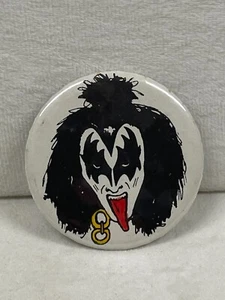 KISS ORIGINAL VINTAGE PIN Back Button Rare 2 1/4"" GENE SIMMONS - Bild 1 von 4