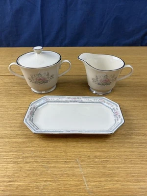 Набор сливочников и сахарниц Lenox Charleston с лотком для тарелки с маслом - платиновая отделка - Изображение 1 из 4