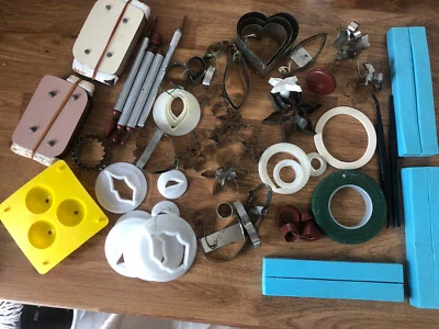 Job Lot Sugarcraft Cake Decorating Cutters Tools Moulds New & Used Pre-owned - Image 1 of 4