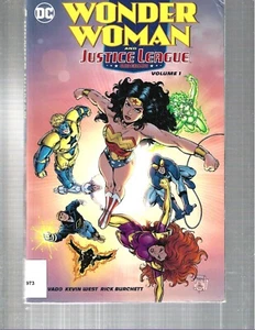 WONDER WOMAN JUSTICE LEAGUE - (comic book) - Picture 1 of 2