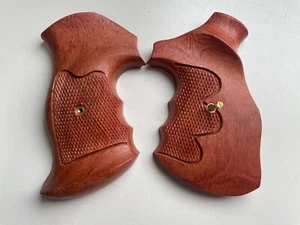 Grips for Taurus Medium/Large (1980s) .357 M44  80 82 83 441 607 - Picture 1 of 6