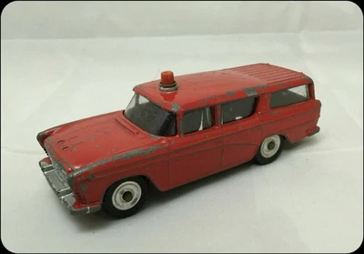 DINKY Toys Fire Chiefs Car Nash Rambler in Red Model no 257 Vintage - Image 1 of 4