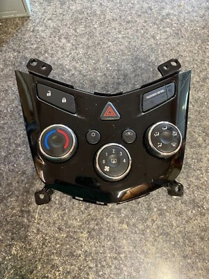 Chevrolet Sonic 2017-2020 calefacción aire acondicionado control climático 42521463 Foto 1 de 3