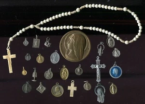 Lote de Antigua Colección Medalla Cristiana Religiosa Santo Lote Rosario Escapulario - Imagen 1 de 3