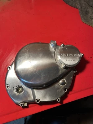 Крышка муфты двигателя для Suzuki GZ250 2009 1999-2010 годов выпуска - Изображение 1 из 4