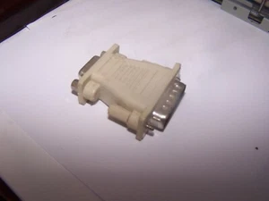 Macintosh DB15 Video to VGA Adapter - Picture 1 of 2