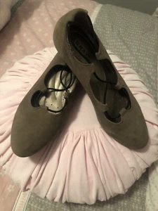 Women’s - Array - Echo Green Suede - Wedge Heels Shoes - Sz 8 Narrow (N) Strappy - Picture 1 of 8